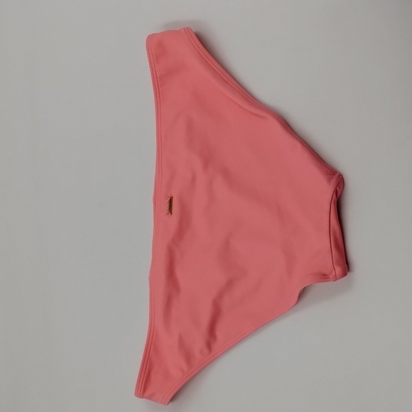Victoria Secret size large peach bikini bottom, lined - Picture 4 of 6